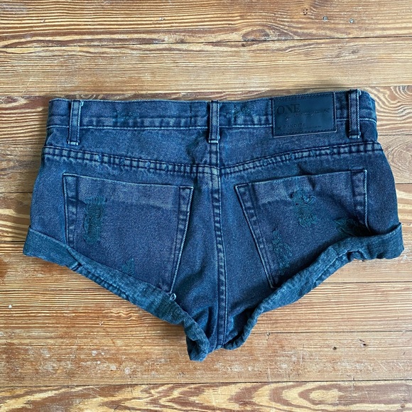 One Teaspoon Black Dark Denim Jean Shorts Distressed Size 25 - Picture 5 of 5